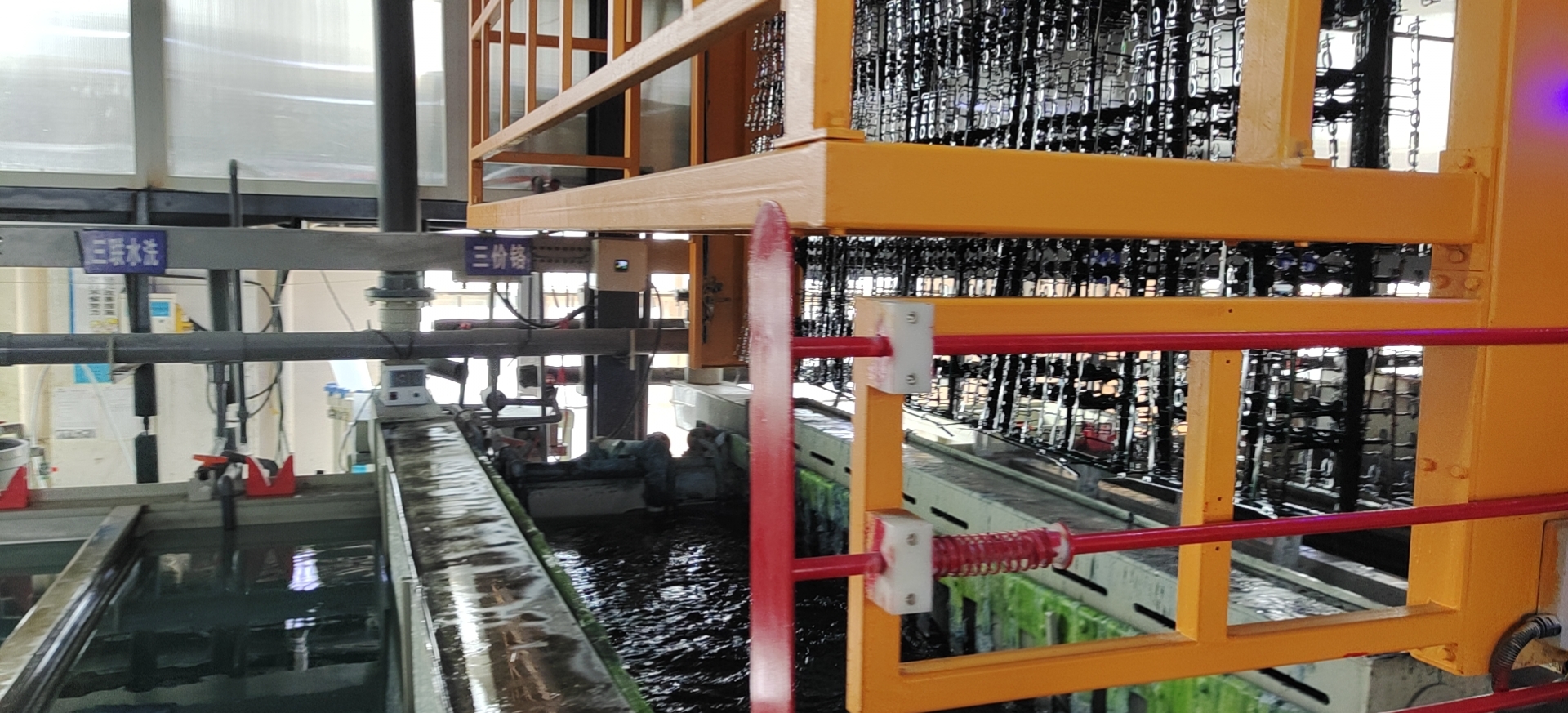 鍍鉻加工時(shí)三價(jià)鉻含量過(guò)高該如何解決？